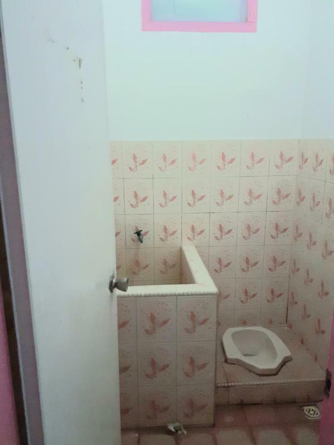 Almira Homestay Near Airport จัมบี ภายนอก รูปภาพ